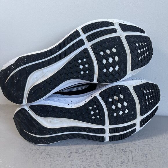 Nike Womens Size 7.5 Air Zoom Pegasus 40 Black White Running Shoes Sneakers - Picture 14 of 15